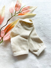 Load image into Gallery viewer, Baby Socks (0-6m)- Stripes