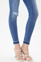 Load image into Gallery viewer, Kan Can Jeans- Distressed Light Wash