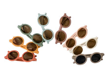 Load image into Gallery viewer, Retro Sunglasses - White