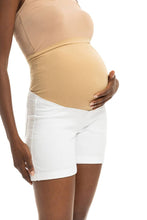 Load image into Gallery viewer, White Denim Shorts (sizes/00-14)