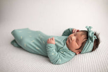 Load image into Gallery viewer, Arrow Print Knotted Gown: Blue Arrows