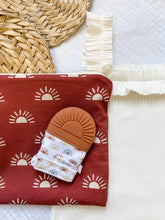Load image into Gallery viewer, Sun Itzy Teething Mitt