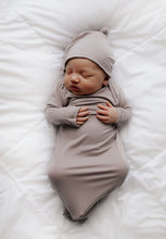 Load image into Gallery viewer, Harbor Mist Ribbed Knotted Gown & Hat